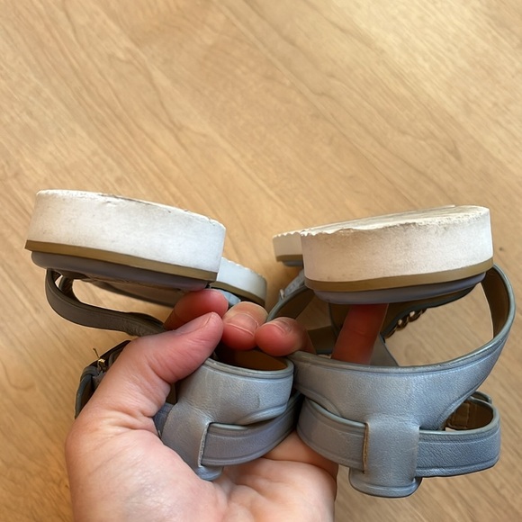 Michael Kors Farrow Thong Sandals Light Blue Size 7M Gladiator Chain Logo - Picture 9 of 12